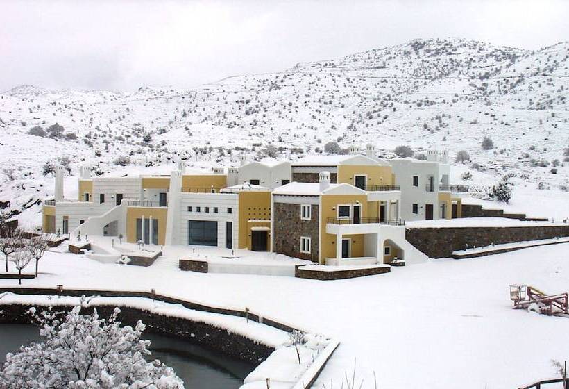 בית מלון כפרי Delina Mountain Resort