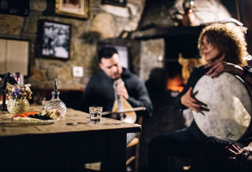 בית מלון כפרי Delina Mountain Resort