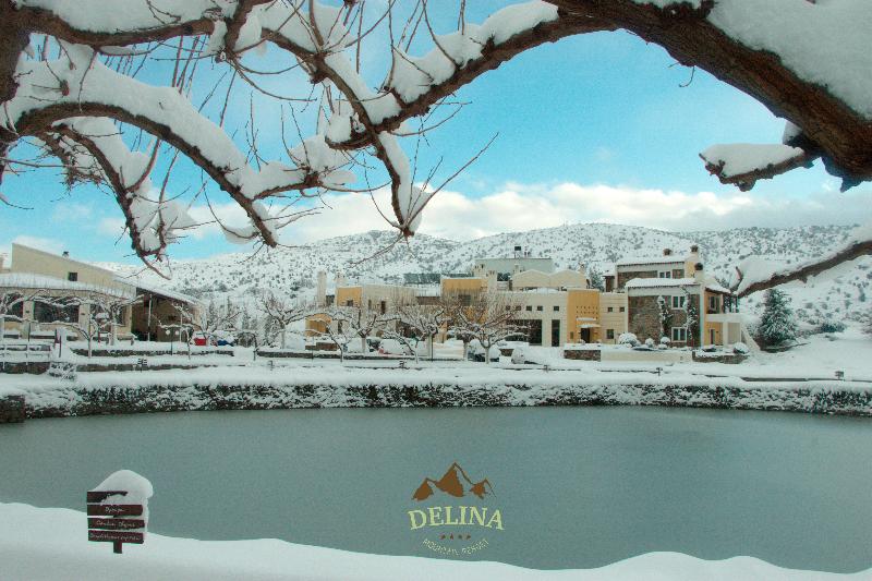בית מלון כפרי Delina Mountain Resort