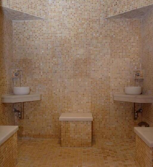 בית מלון כפרי Delina Mountain Resort