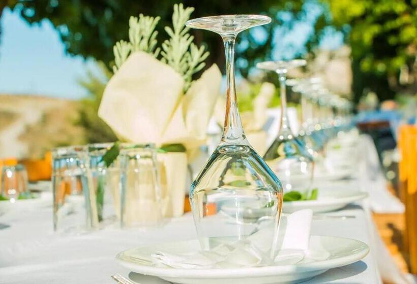 בית מלון כפרי Delina Mountain Resort