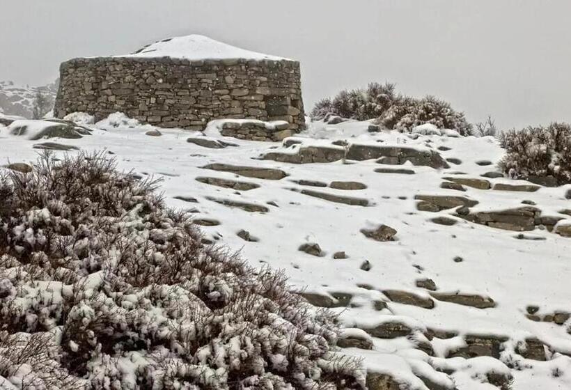 בית מלון כפרי Delina Mountain Resort