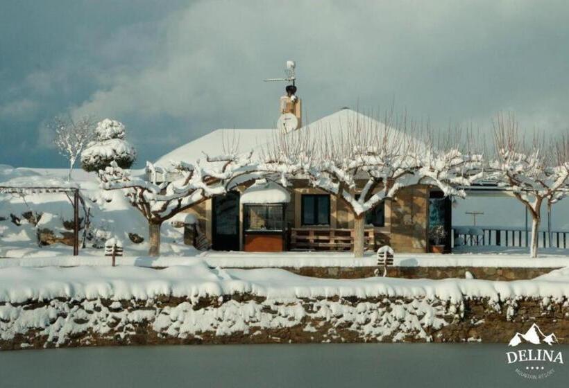 בית מלון כפרי Delina Mountain Resort