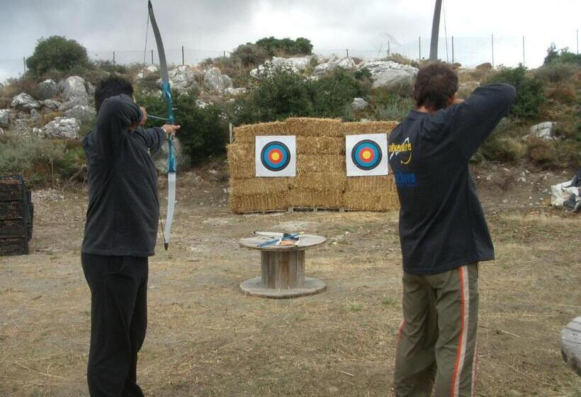 בית מלון כפרי Delina Mountain Resort