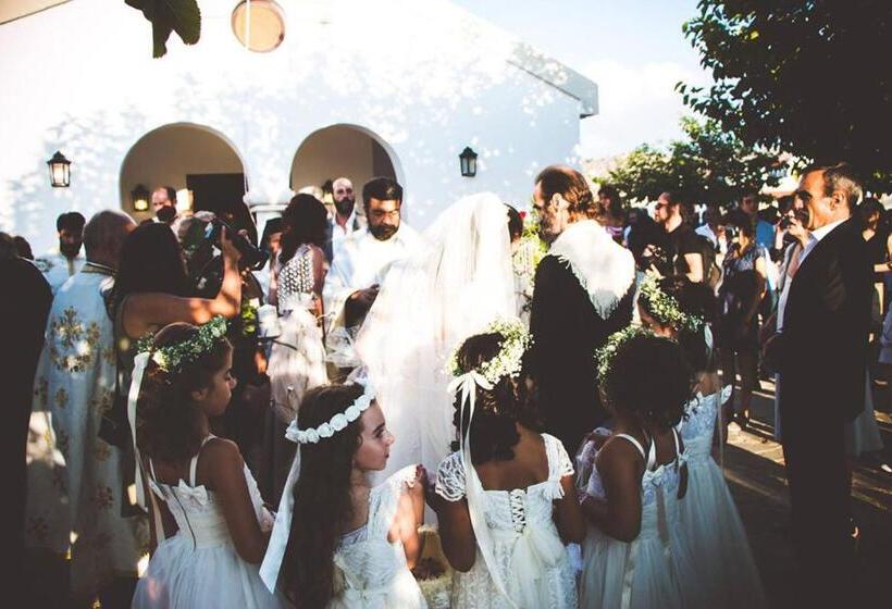 בית מלון כפרי Delina Mountain Resort