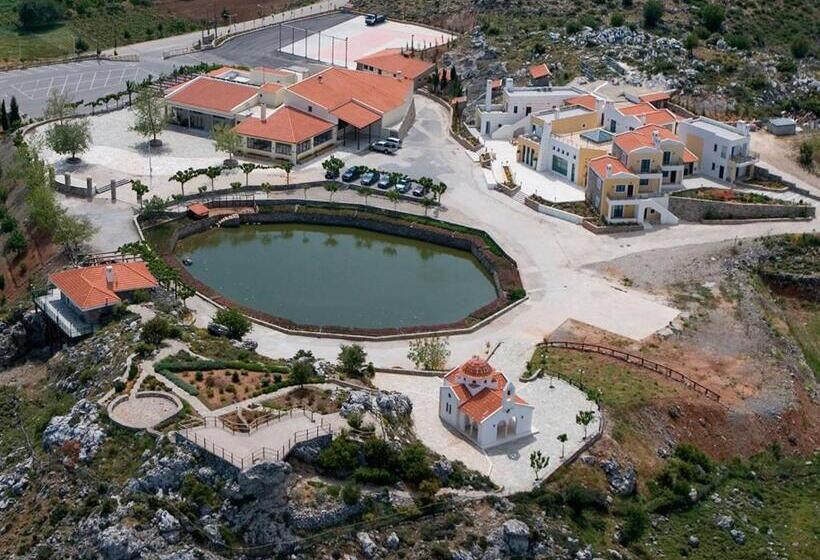 בית מלון כפרי Delina Mountain Resort