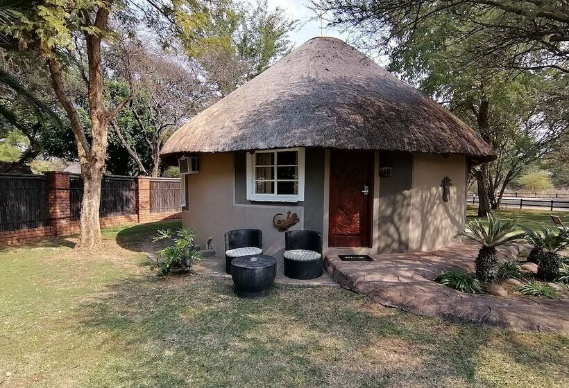 호텔 Ditholo Game Lodge