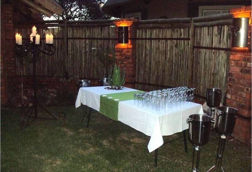 호텔 Ditholo Game Lodge