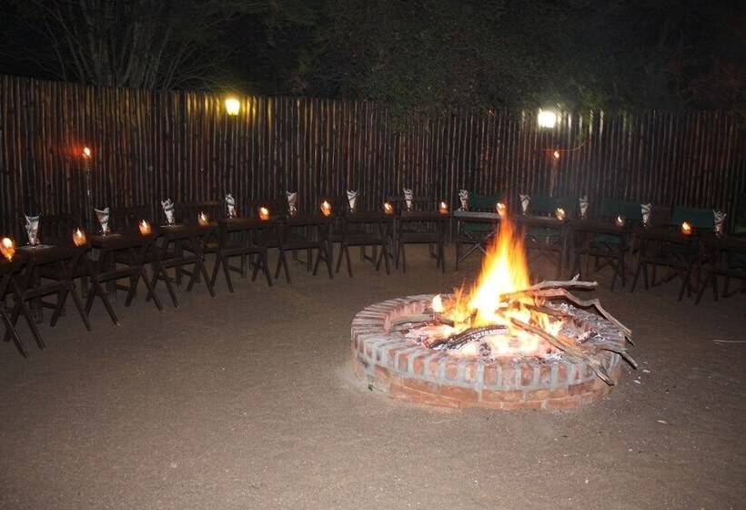 호텔 Ditholo Game Lodge