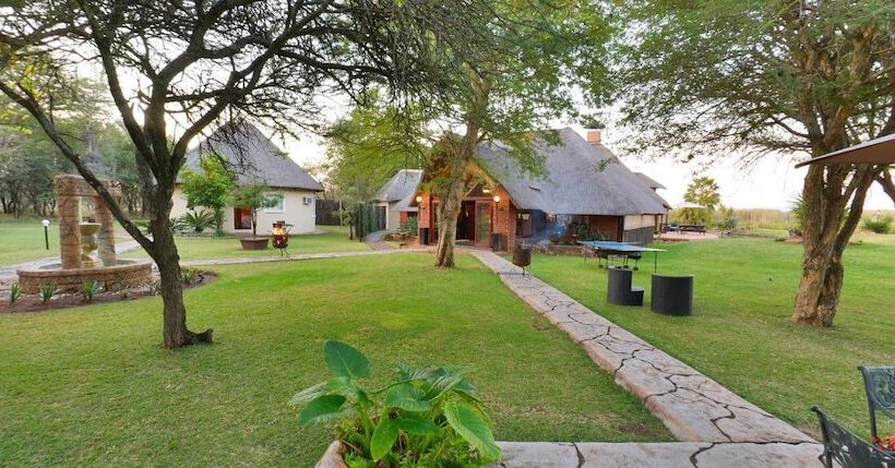 호텔 Ditholo Game Lodge