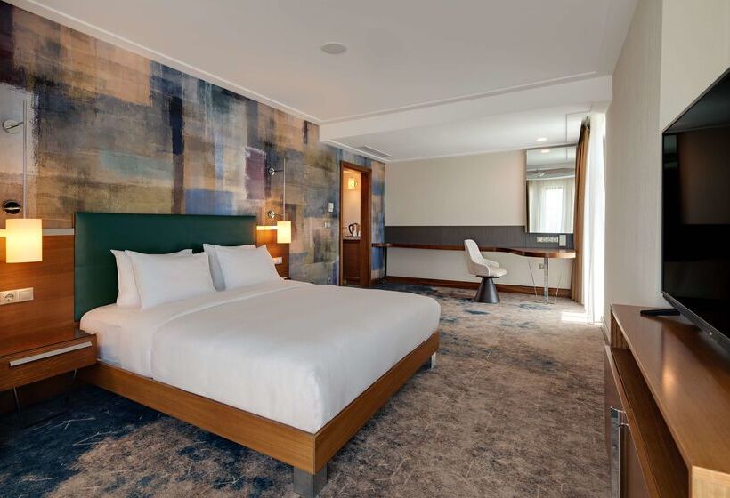 Doubletree By Hilton Hotel Van