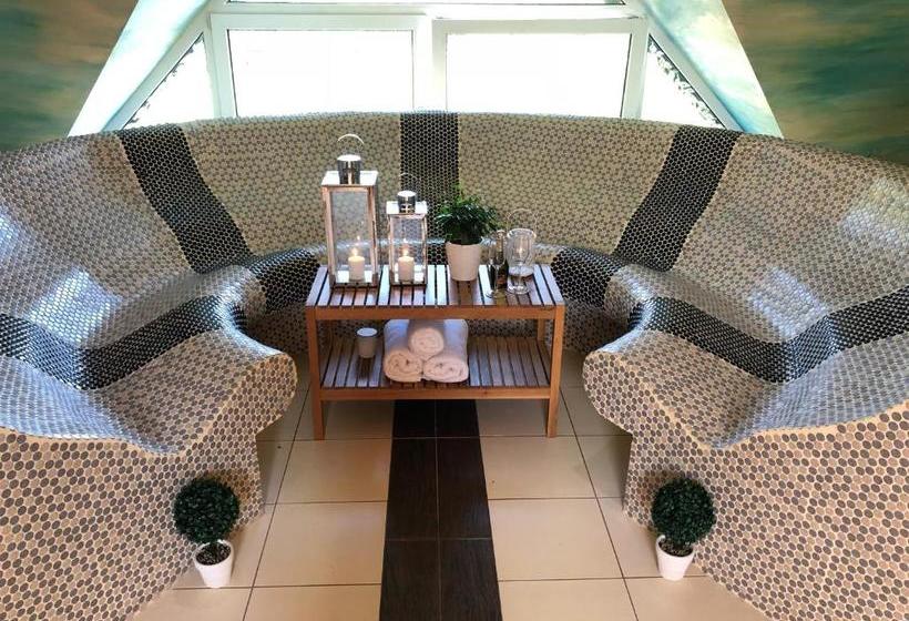 هتل Gdańsk Dworek Banino