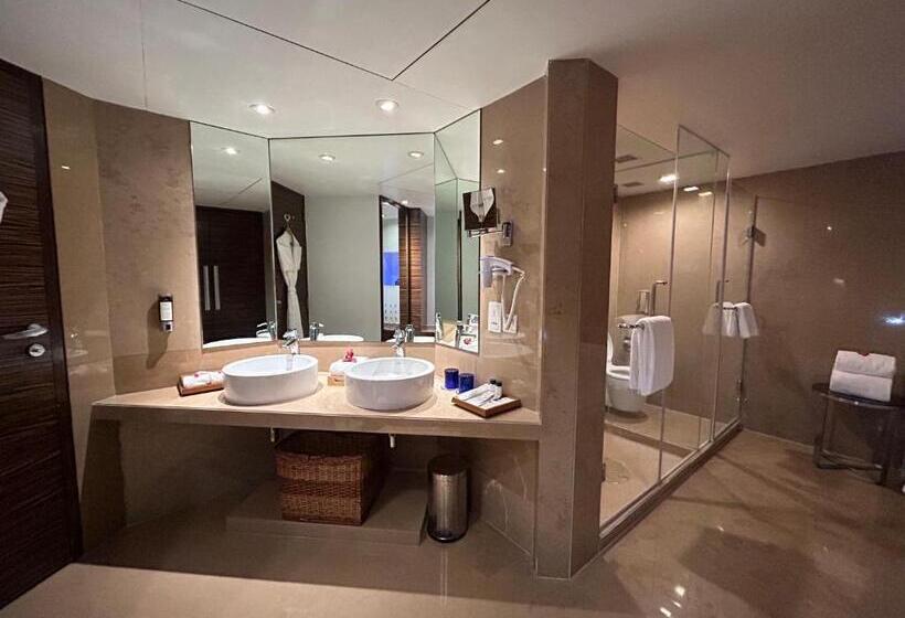 Fortune Select Sg Highway, Ahmedabad Member Itc S Hotel Group