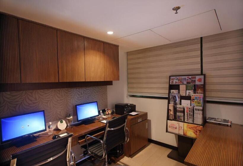 Fortune Select Sg Highway, Ahmedabad Member Itc S Hotel Group