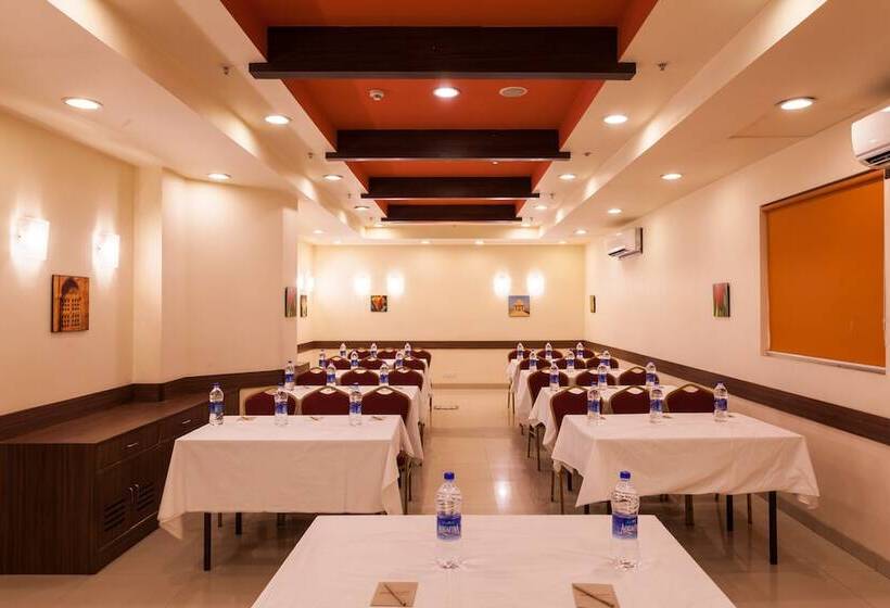 Отель Ginger  Indore