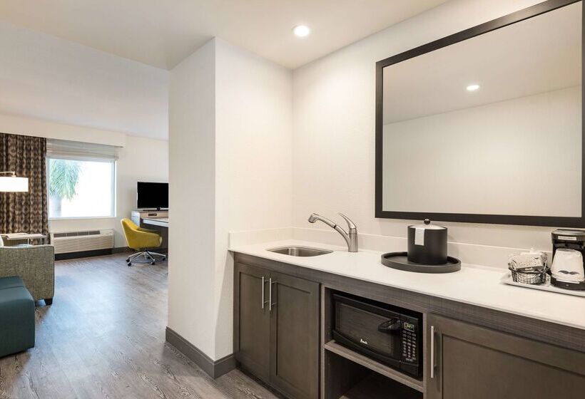 فندق Hampton Inn & Suites Miami Wynwood Design District