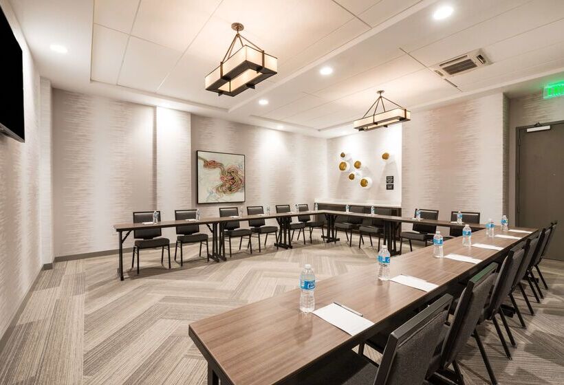 فندق Hampton Inn & Suites Miami Wynwood Design District