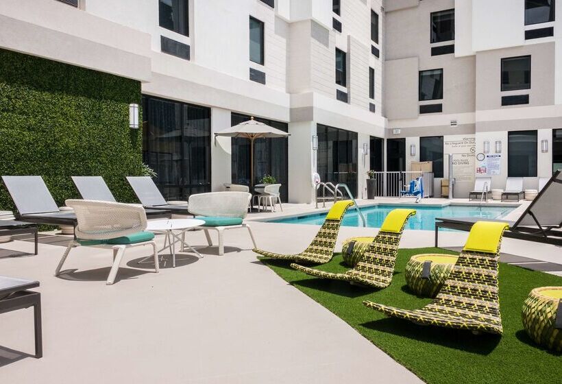 فندق Hampton Inn & Suites Miami Wynwood Design District