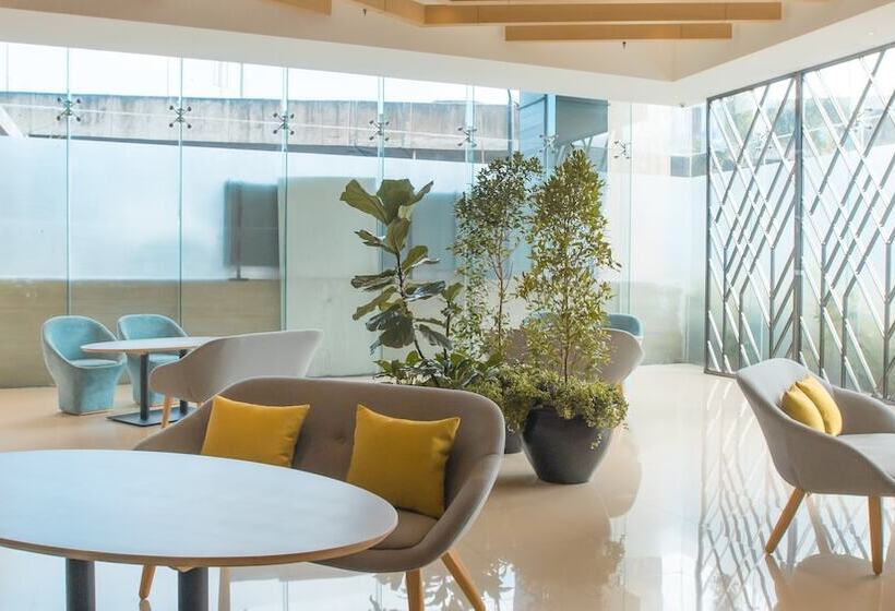 هتل Holiday Inn Express Manila Newport City, An Ihg