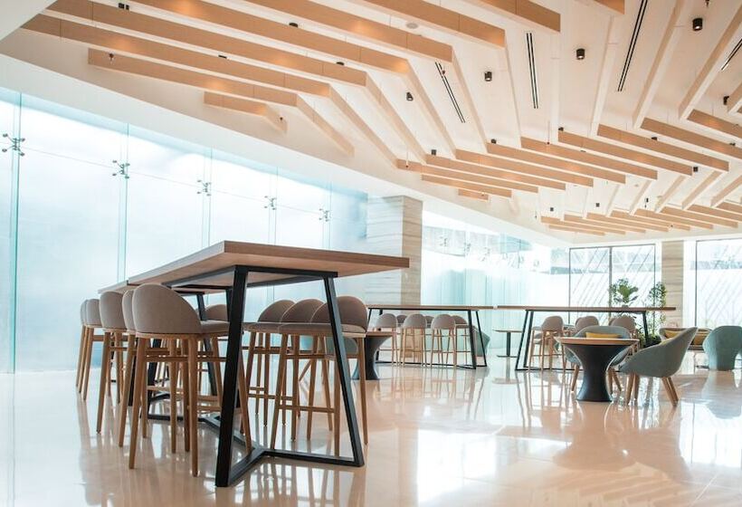 هتل Holiday Inn Express Manila Newport City, An Ihg