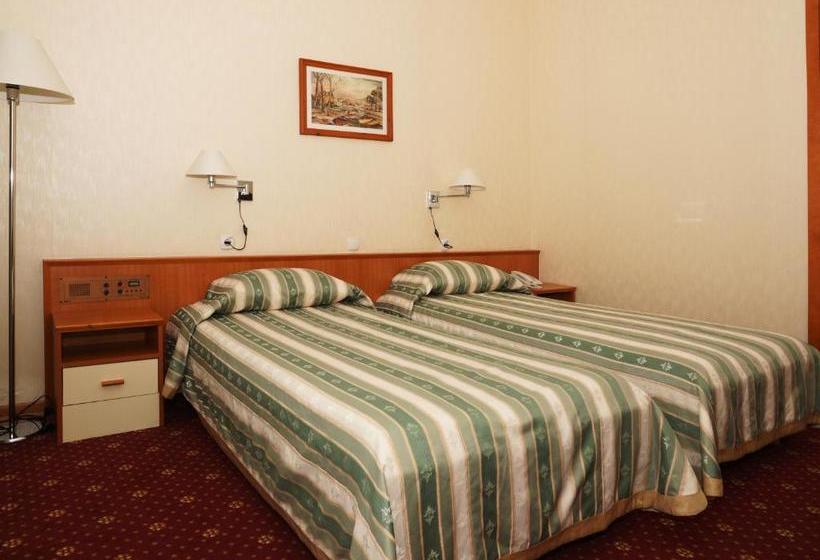 בית מלון כפרי Karavella