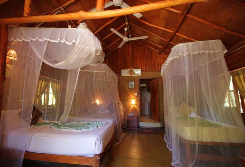 Отель Kirinda Beach Resort