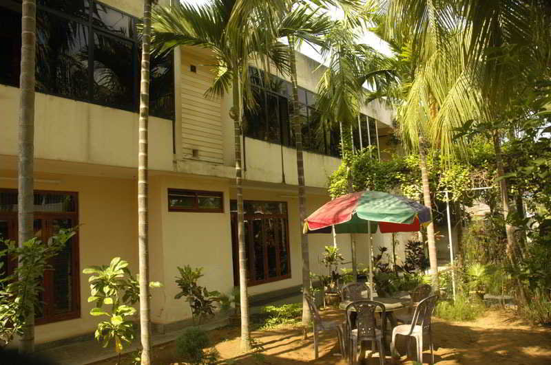 Отель Lux Etoils & Pool