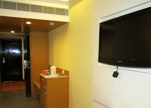 هتل Manasarovar  The Fern