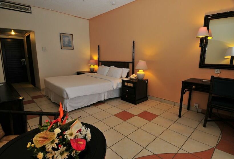 호텔 Mombasa Continental Resort