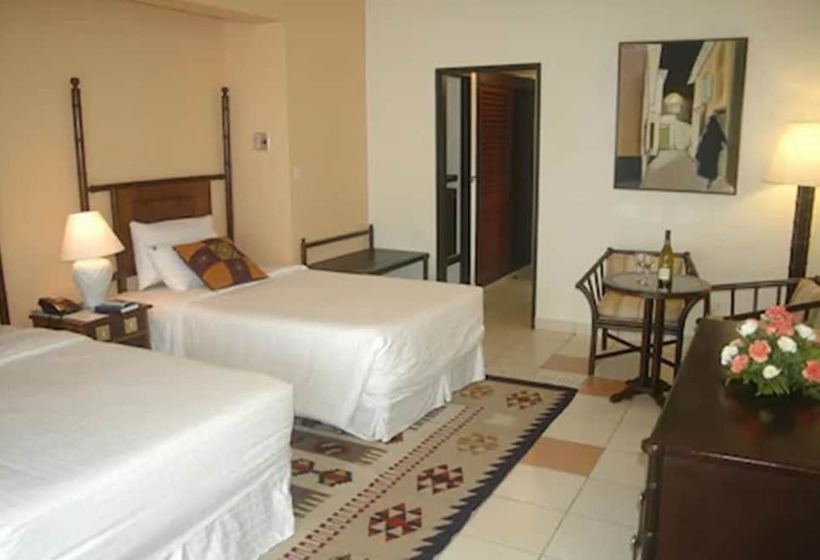 호텔 Mombasa Continental Resort