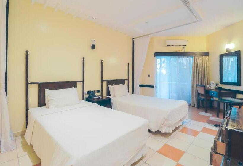 호텔 Mombasa Continental Resort