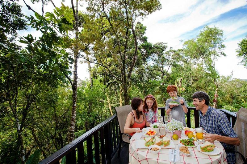 Отель Monteverde Lodge & Gardens By Boena