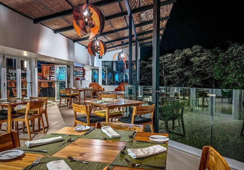 Отель Monteverde Lodge & Gardens By Boena