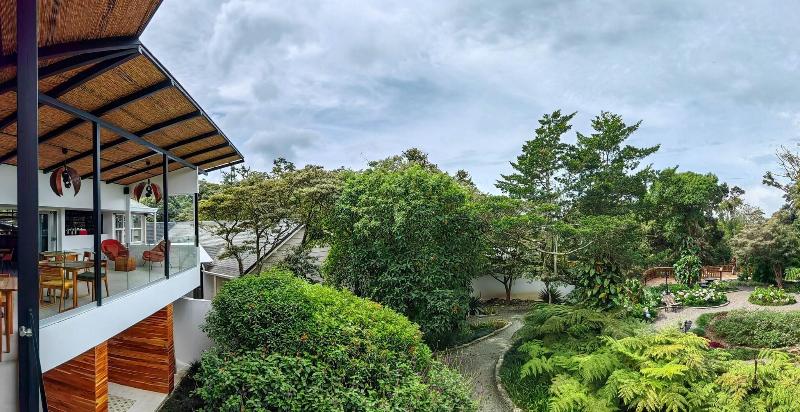 Отель Monteverde Lodge & Gardens By Boena