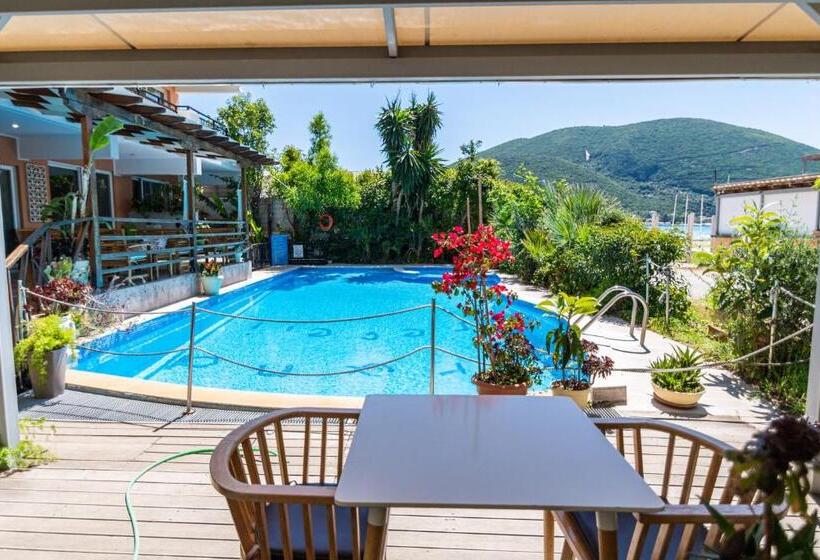 בית מלון כפרי Grand Nefeli