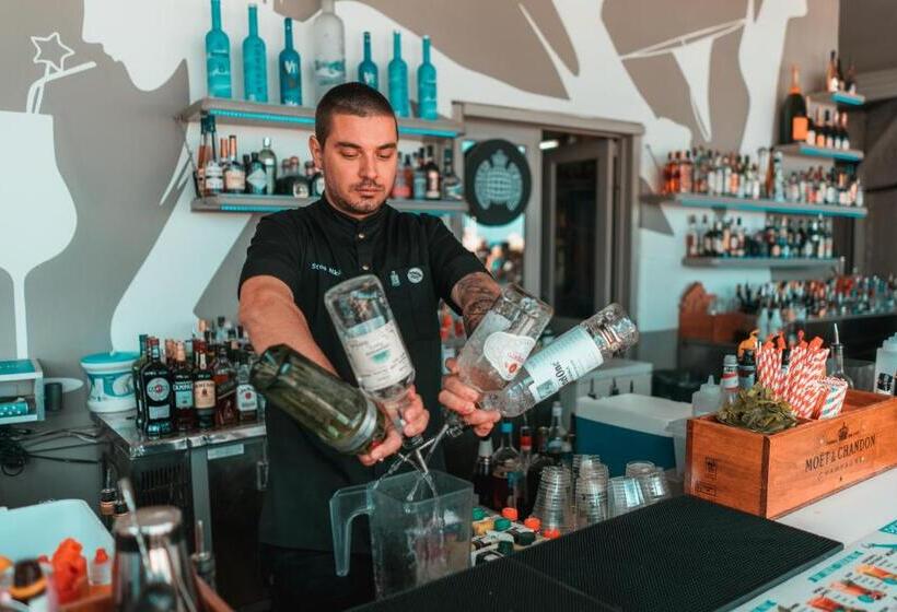 בית מלון כפרי Paradise Beach Resort