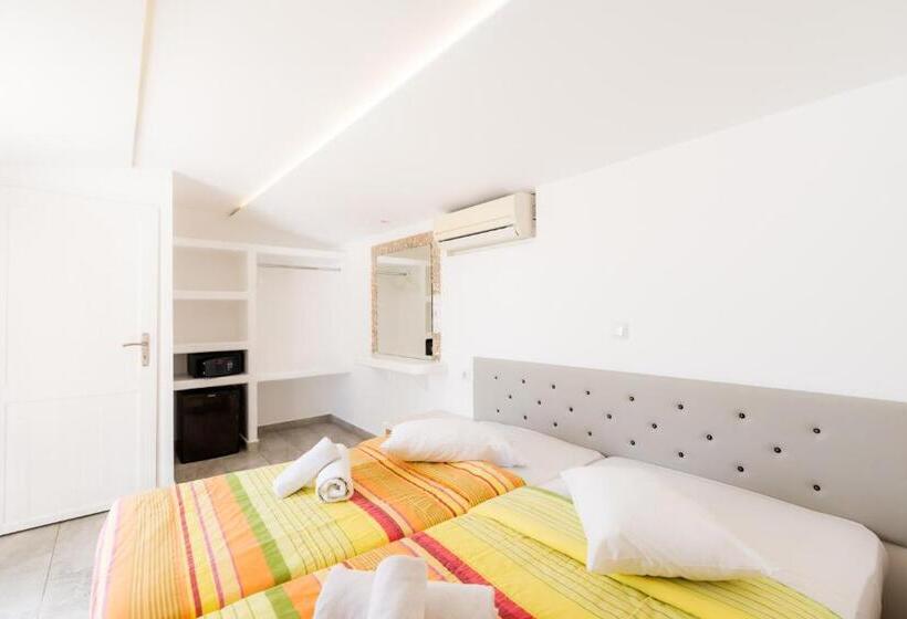 בית מלון כפרי Paradise Beach Resort