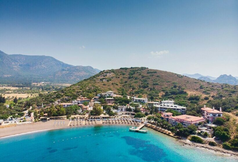 בית מלון כפרי Wyndham Datca Perili Bay