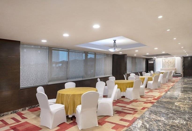 فندق Radisson Blu Kaushambi Delhi Ncr