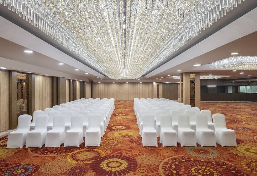 فندق Radisson Blu Kaushambi Delhi Ncr