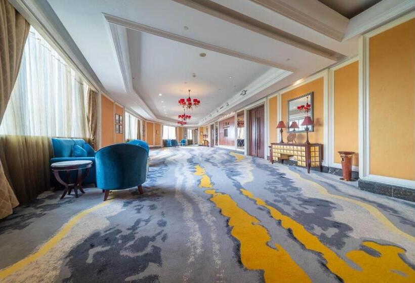 Отель Ramada Yichang