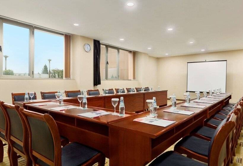 هتل Ramada Plaza By Wyndham Gence