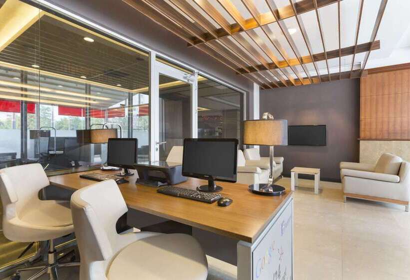 هتل Ramada Plaza By Wyndham Izmit