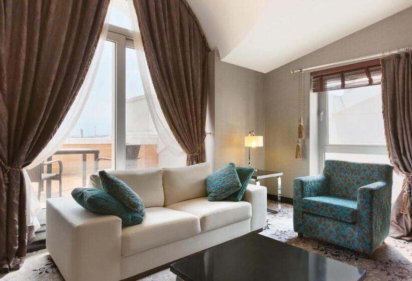 هتل Ramada Plaza By Wyndham Izmit