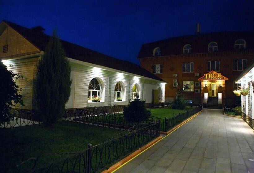 בית מלון כפרי Residence Troya