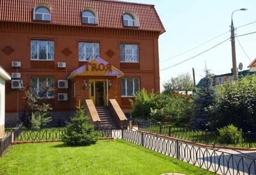 בית מלון כפרי Residence Troya