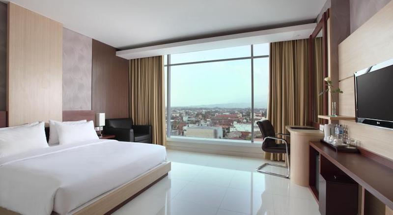 هتل Santika Tasikmalaya