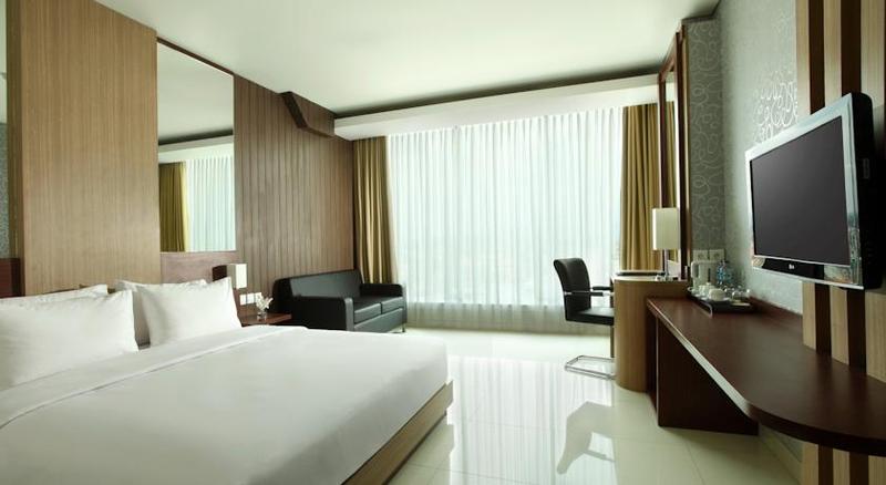 ホテル Santika Tasikmalaya