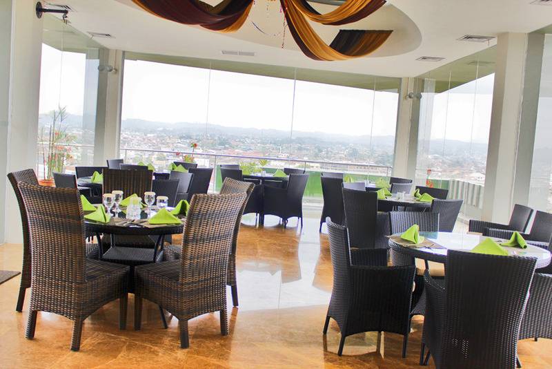 ホテル Santika Tasikmalaya