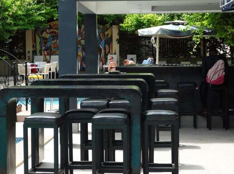 هتل Seaview Gardens